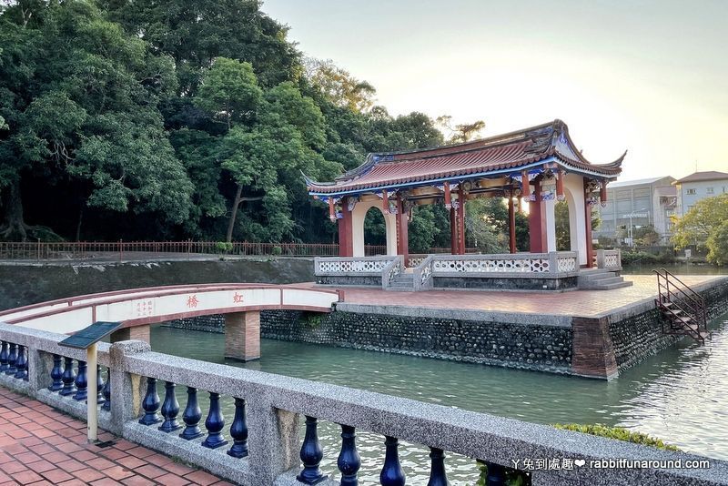 台中景點 霧峰林家萊園 林家花園 台灣四大名園之一 明台高中校園內 打卡板 Popdaily 波波黛莉