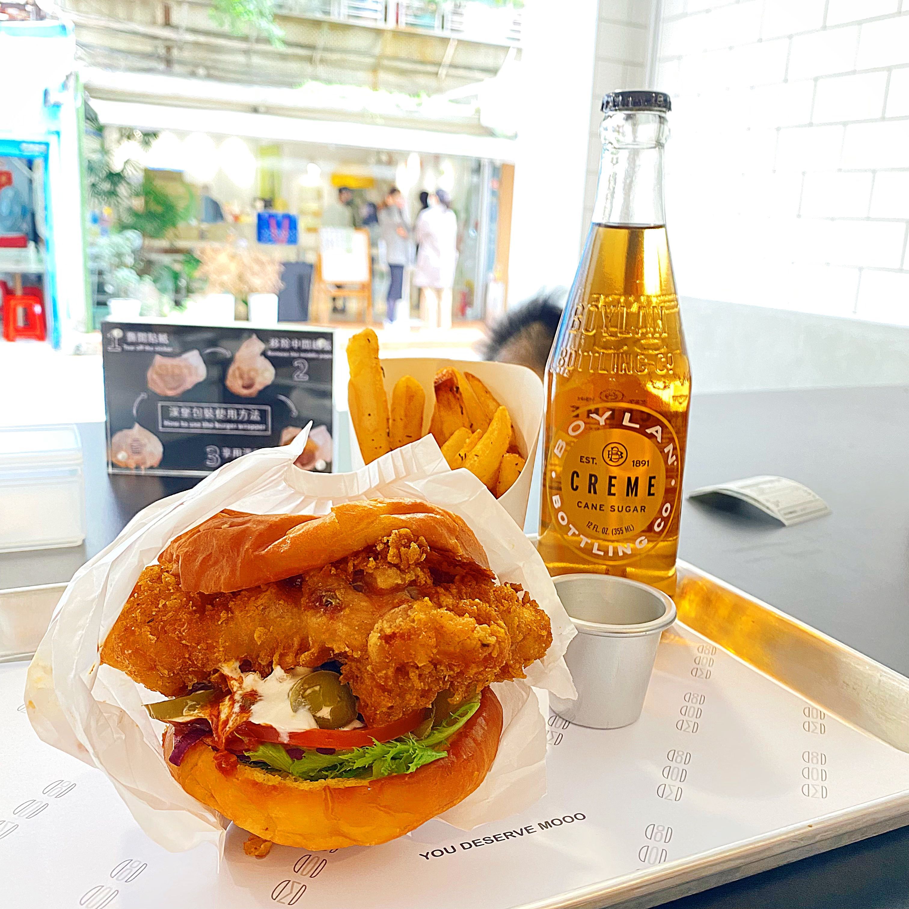 [食記] 台北市政府 Mooo Burger美式漢堡餐廳