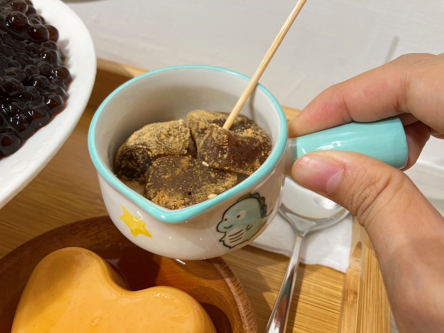 隨餐送日式蕨餅，拍照+google評論贈焦糖布丁