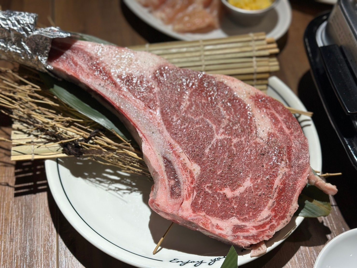 【台北】松山燒肉｜燔之亭 燒肉場 必吃超巨大戰斧牛排 生日壽