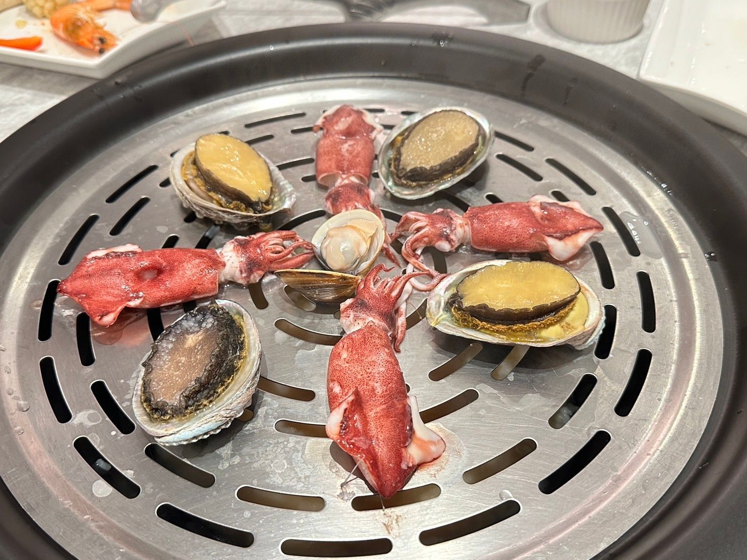 【新莊美食】新莊典華 濤濤海鮮蒸氣鍋 主打原型食物直接上桌 