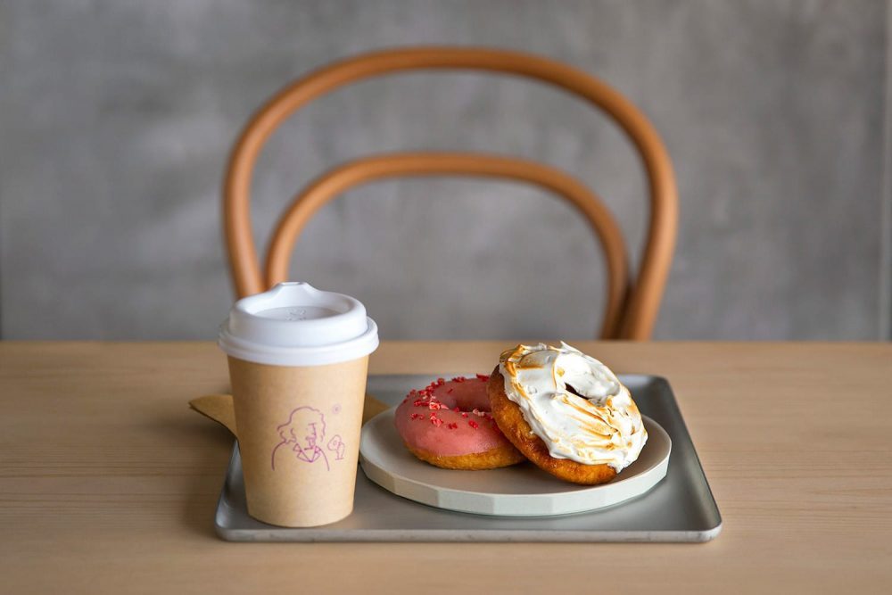 京都下一個打卡王就是它！超時尚koé donuts甜甜圈，大師隈研吾操刀3/21正式登場！