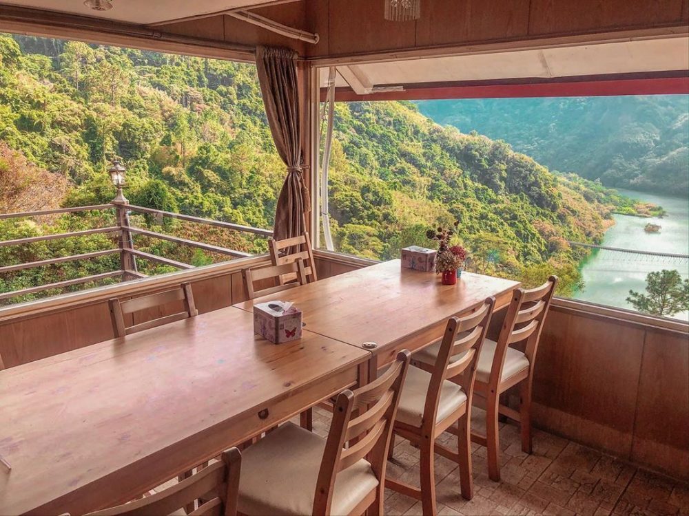 【桃園｜復興】台七線上的景觀咖啡廳，坐擁碧水藍天的美景