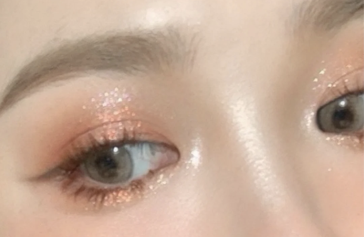 韓國女團化妝師愛用！極致小心機『甜橘碎鑽』，原來愛笑的眼睛就是這樣畫～